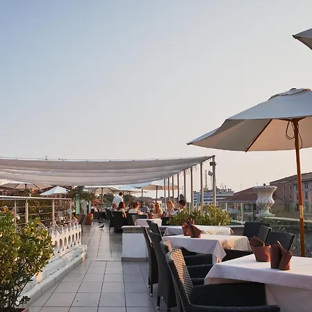 Carlton On The Grand Canal Hotel