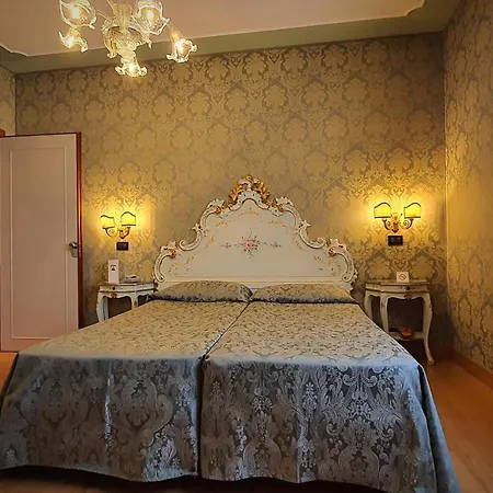 Carlton On The Grand Canal Hotell