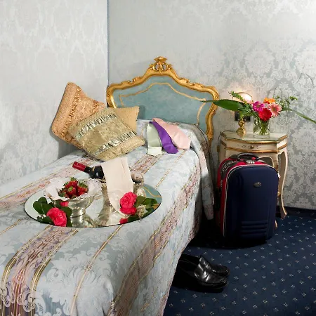Carlton On The Grand Canal Hotell 4*