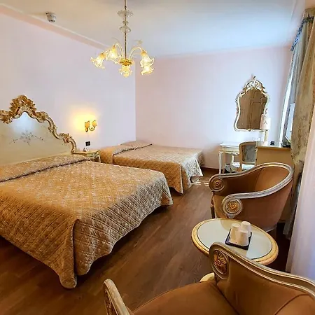 Carlton On The Grand Canal Hotell 4*