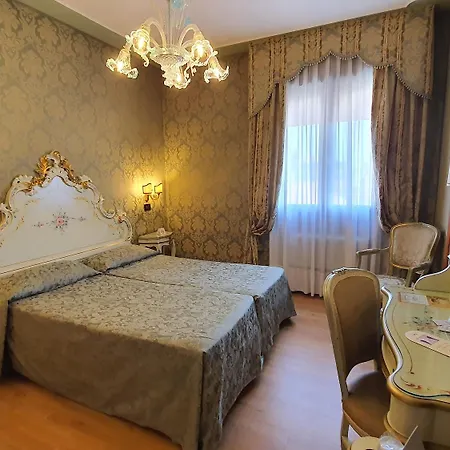 Carlton On The Grand Canal Hotell 4*