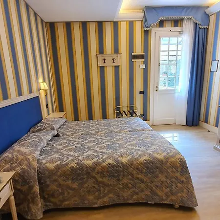 Carlton On The Grand Canal 4*