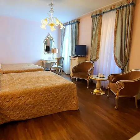 Carlton On The Grand Canal Hotel