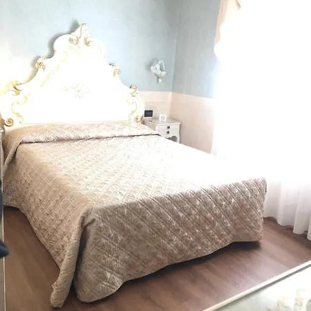 Carlton On The Grand Canal