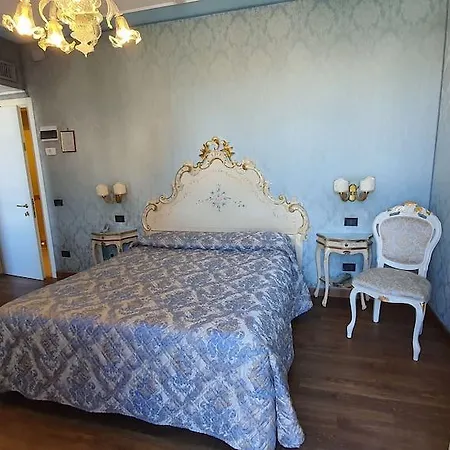 Carlton On The Grand Canal