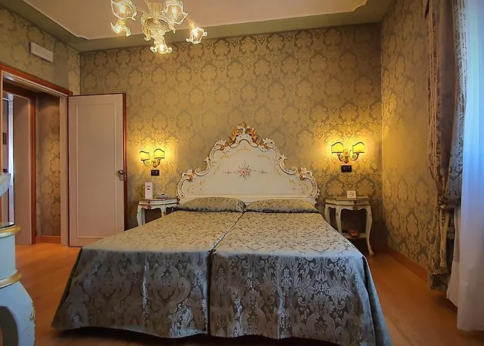 卡尔顿大运河酒店 酒店