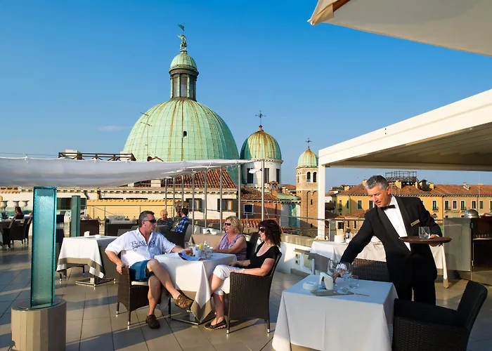 卡尔顿大运河酒店 酒店