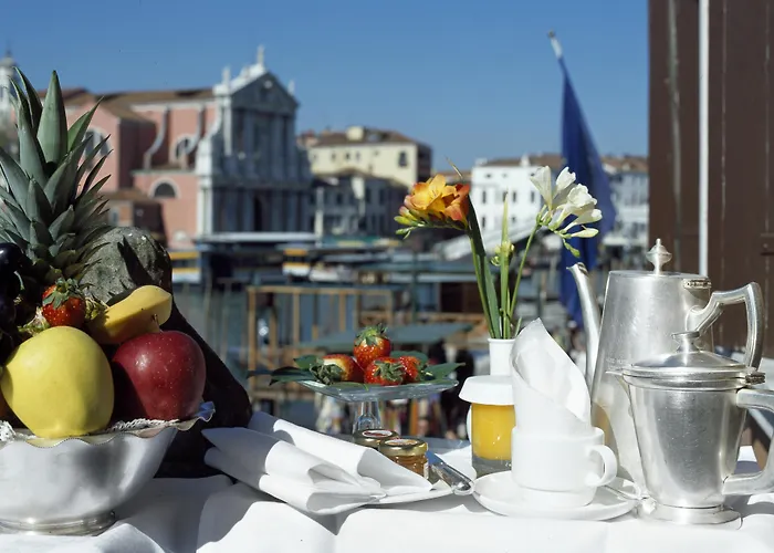 卡尔顿大运河酒店